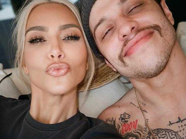 Kim Kardashian y Pete Davidson se mandan notas de amor a larga distancia