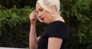 Lady Gaga niega embarazo luego que le ven pancita