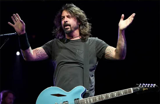 Dave Grohl confiesa que tuvo una bebita fuera del matrimonio