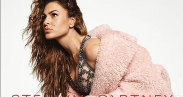 Eva Mendes sale de su escondite para una campaña de moda