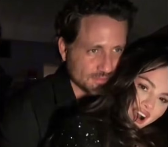 Selena Gomez defiende su video bailando provocativamente con Edgar Ramirez 