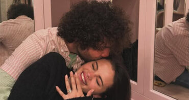 Selena Gomez anuncia compromiso con Benny Blanco